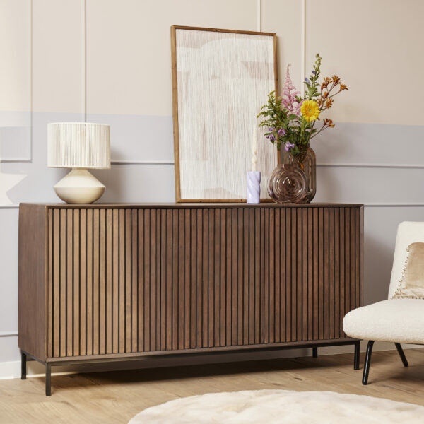 Madison, leverbaar in kleuren Black, Walnut en Sand