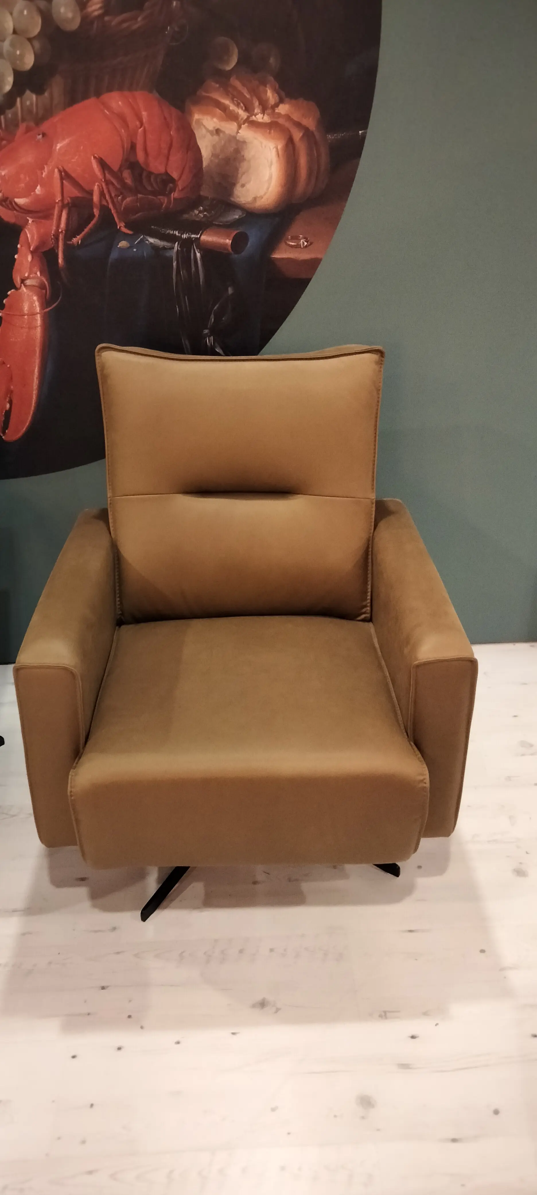 Afhaal showroommodel, fauteuil Dover met optie bijpassende hocker
