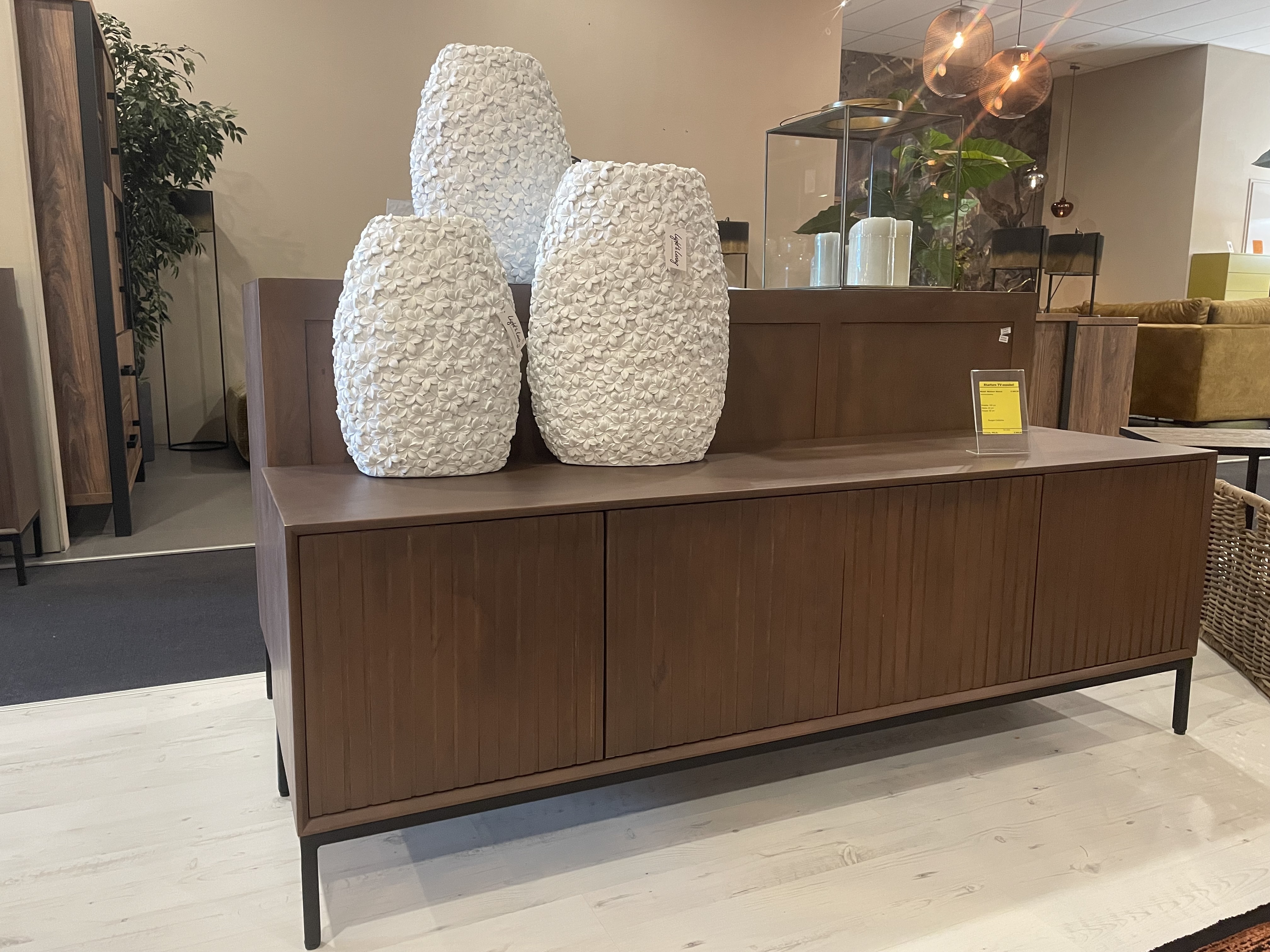 Afhaal showroommodellen, 30% korting op Starfurn walnoot-serie