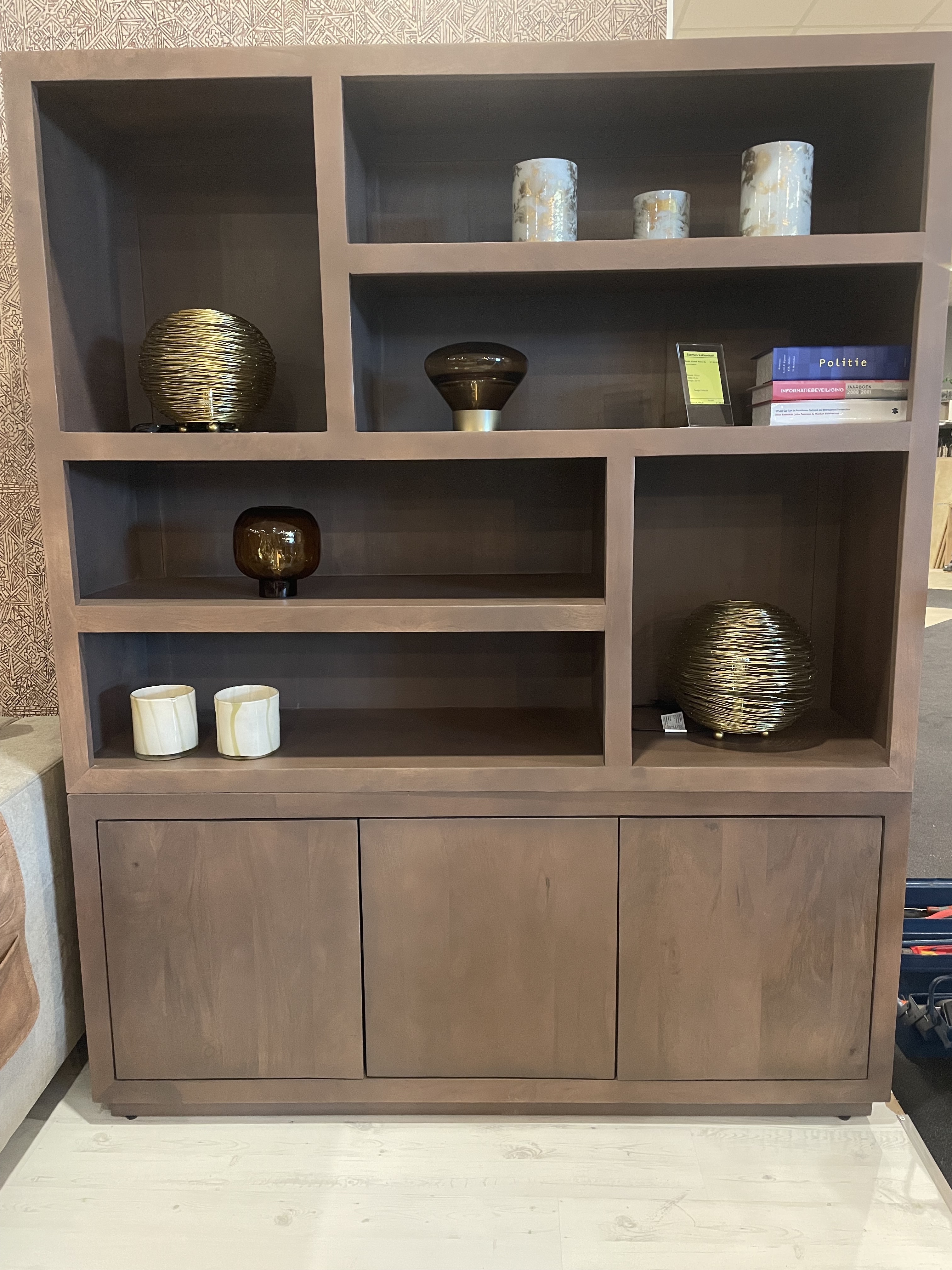 Afhaal showroommodellen, 30% korting op Starfurn walnoot-serie